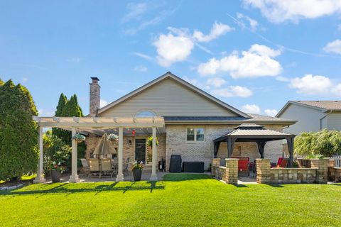 Tiny photo for 8942 Glenshire Street, Tinley Park, IL 60487 (MLS # 12617674)