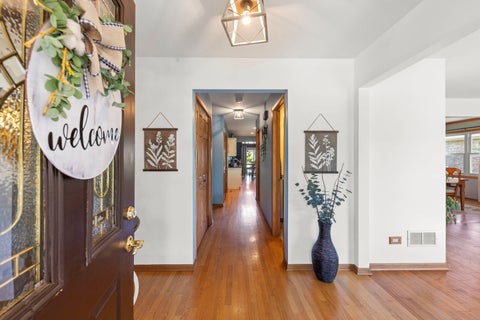 Tiny photo for 8942 Glenshire Street, Tinley Park, IL 60487 (MLS # 12617674)