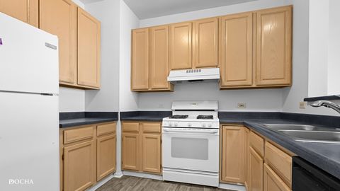 Tiny photo for 307 Huntington Court, Oswego, IL 60543 (MLS # 12554296)