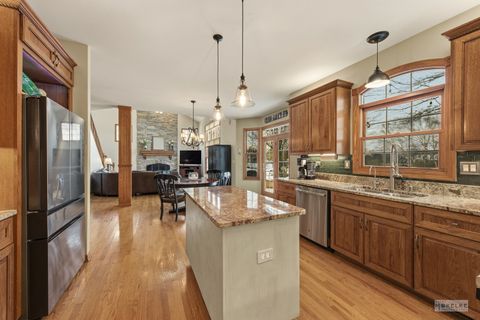 Tiny photo for 802 Diamond Head Drive W, Shorewood, IL 60404 (MLS # 12556478)