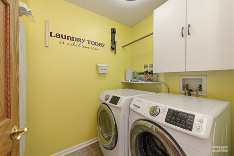 Tiny photo for 802 Diamond Head Drive W, Shorewood, IL 60404 (MLS # 12556478)