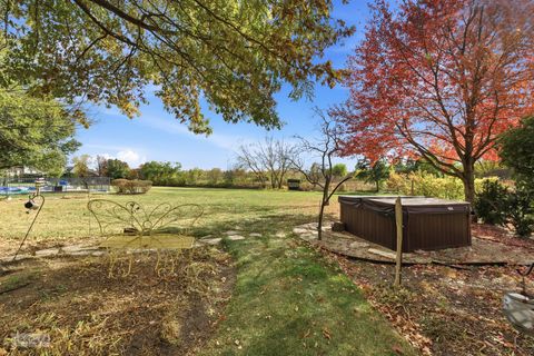Tiny photo for 802 Diamond Head Drive W, Shorewood, IL 60404 (MLS # 12556478)