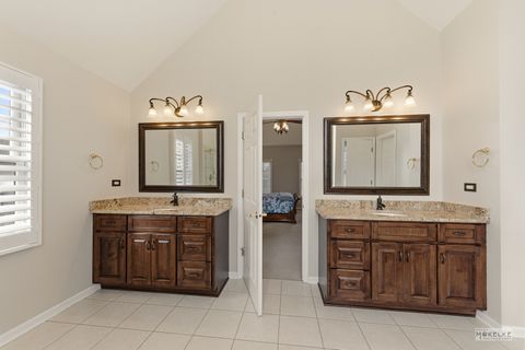 Tiny photo for 802 Diamond Head Drive W, Shorewood, IL 60404 (MLS # 12556478)