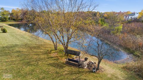 Tiny photo for 802 Diamond Head Drive W, Shorewood, IL 60404 (MLS # 12556478)