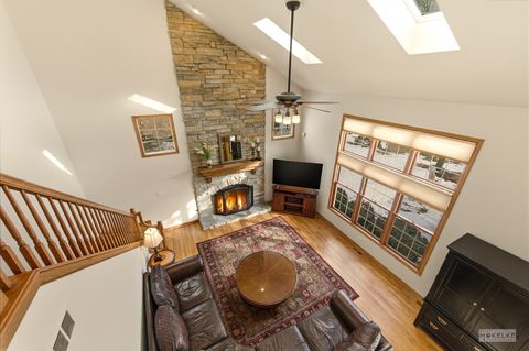 Tiny photo for 802 Diamond Head Drive W, Shorewood, IL 60404 (MLS # 12556478)