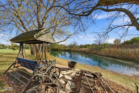 Tiny photo for 802 Diamond Head Drive W, Shorewood, IL 60404 (MLS # 12556478)