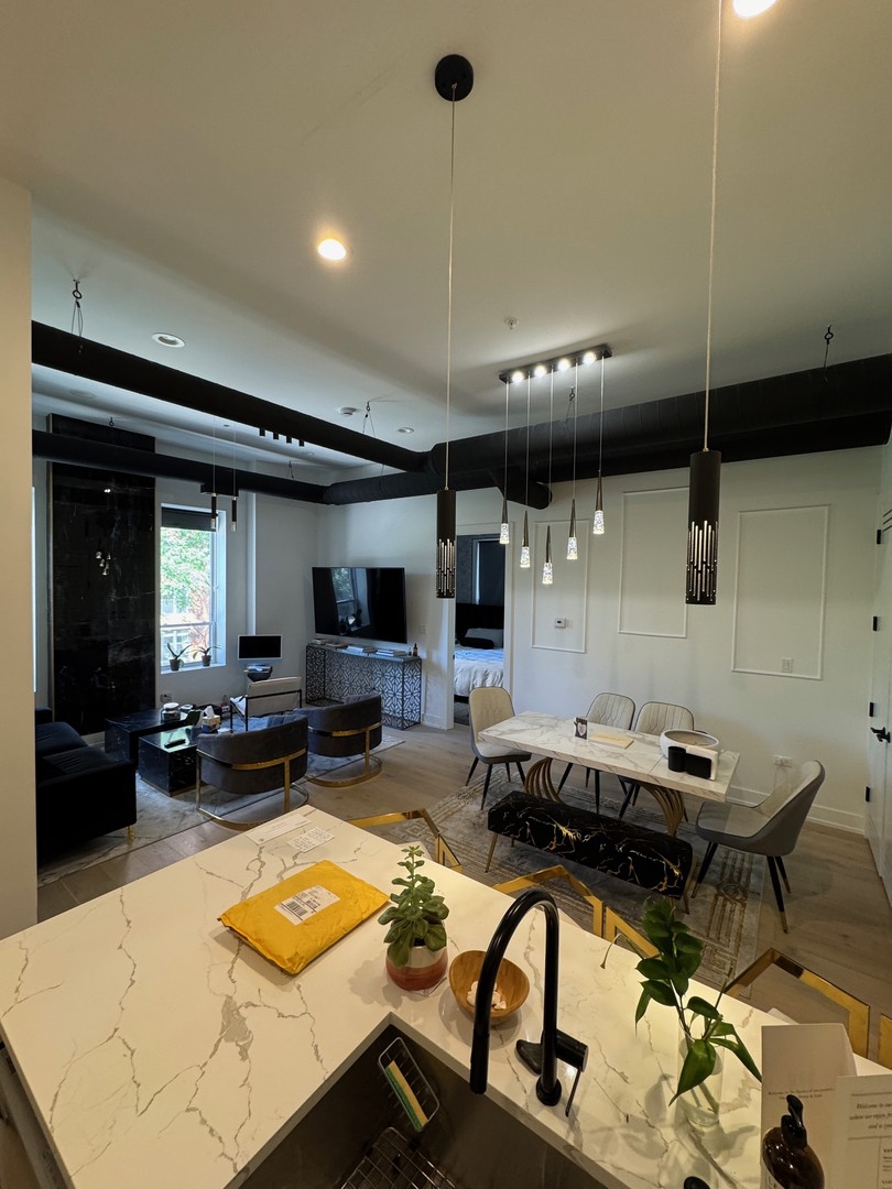 77 W Chestnut Street 3B