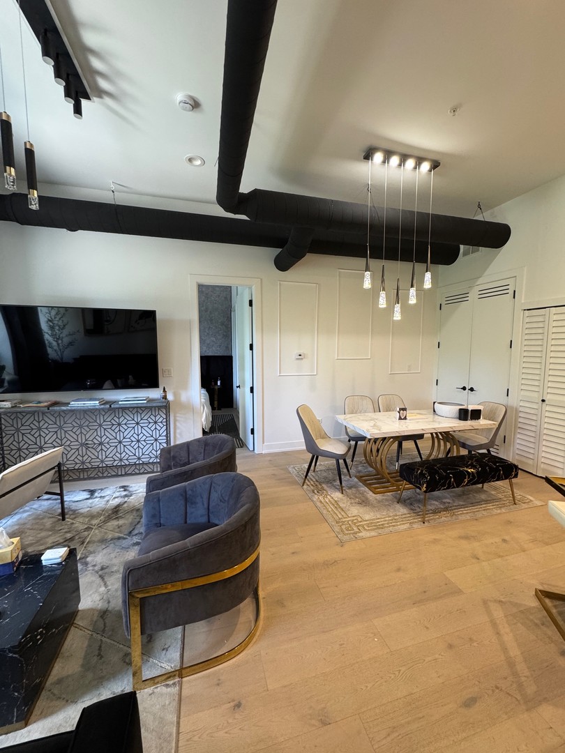 77 W Chestnut Street 3B