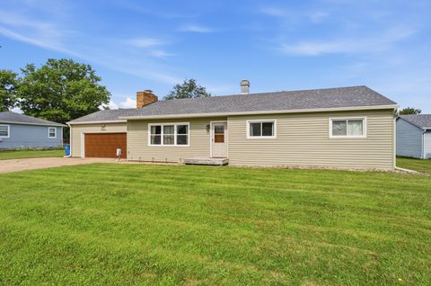 Photo of 2808 W 3rd Street, Coal Valley, IL 61240 (MLS # 12702119)