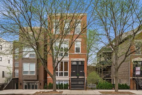 Photo of 1123 W Chestnut Street #2E, Chicago, IL 60642 (MLS # 12613192)