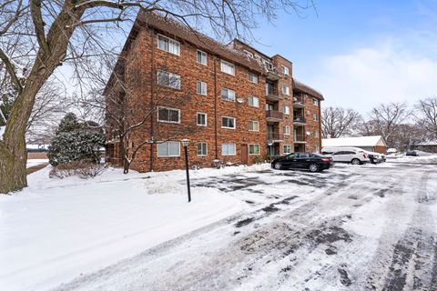 Tiny photo for 7117 W 93rd Street #306, Oak Lawn, IL 60453 (MLS # 12531268)