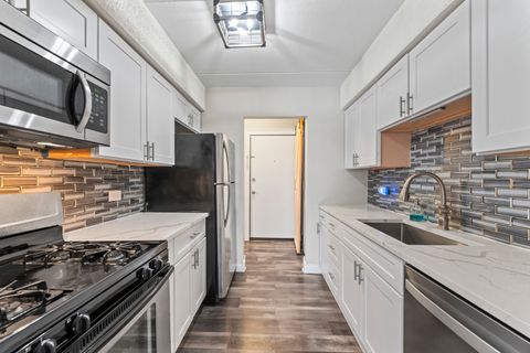 Tiny photo for 7117 W 93rd Street #306, Oak Lawn, IL 60453 (MLS # 12531268)