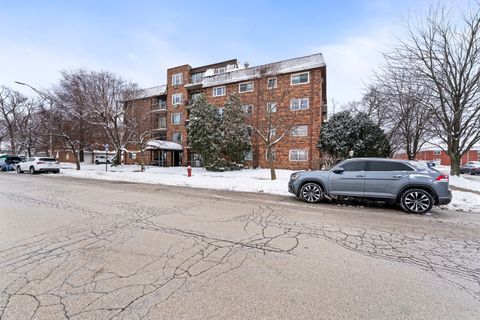 Tiny photo for 7117 W 93rd Street #306, Oak Lawn, IL 60453 (MLS # 12531268)
