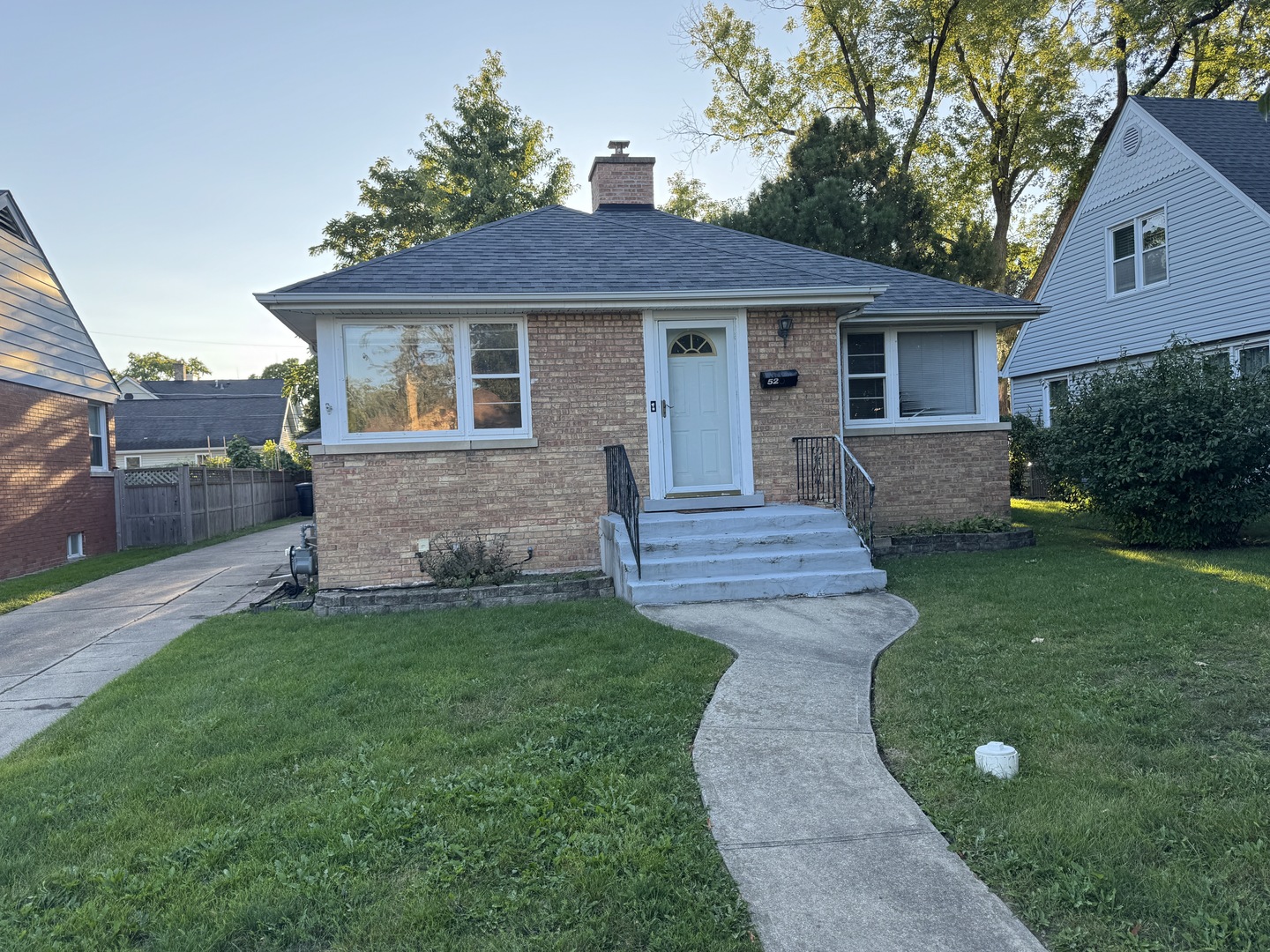 Des Plaines, Illinois 60016, United States, 2 Bedrooms Bedrooms, ,1 BathroomBathrooms,Residential,Active,246012