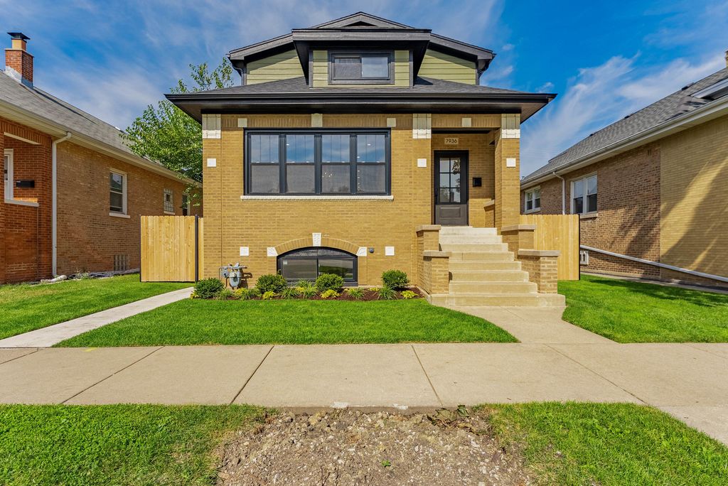 Photo for 7936 W Elmgrove Drive, Elmwood Park, IL 60707 (MLS # 12493894)