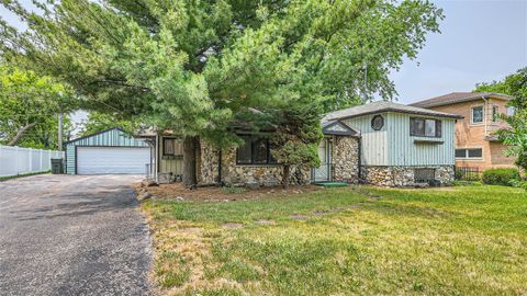 A home in Mount Prospect