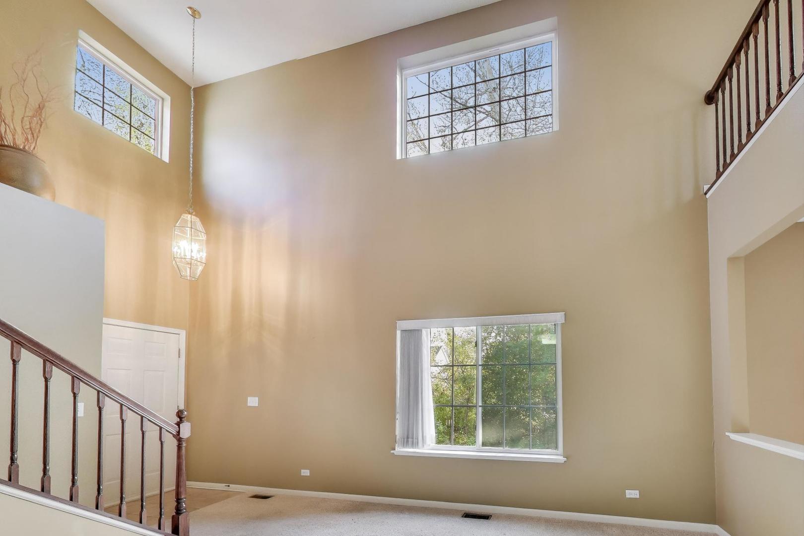 2271 Stoughton Circle