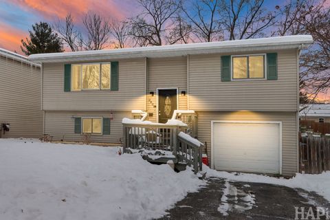 Photo of 2808 Cherry Drive, Wonder Lake, IL 60097 (MLS # 12528241)