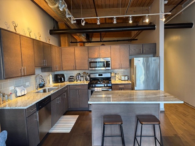 445 E Illinois Street 6404