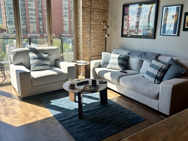 445 E Illinois Street 6404