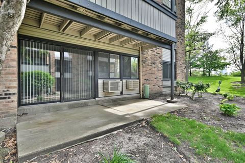 Tiny photo for 1806 Hemlock Place #105, Schaumburg, IL 60173 (MLS # 12488531)