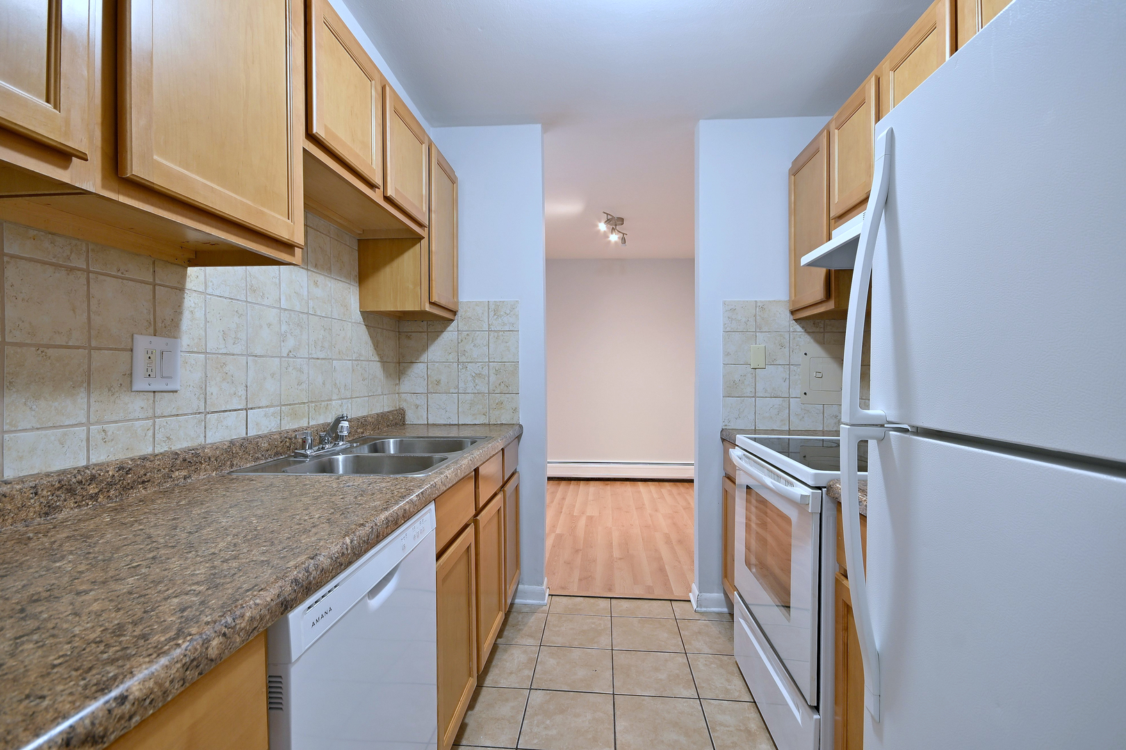 1806 Hemlock Place 105