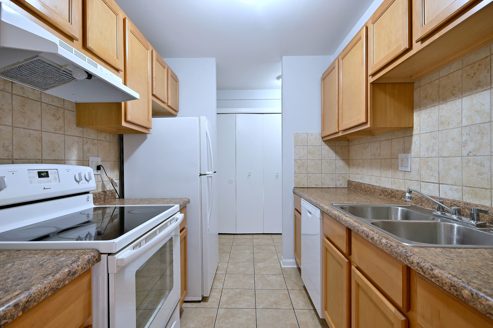 1806 Hemlock Place 105