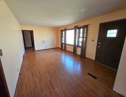 Tiny photo for 33 W 55th Street, Westmont, IL 60559 (MLS # 12603750)