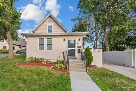 Photo of 561 Dundee Avenue, Elgin, IL 60120 (MLS # 12481314)
