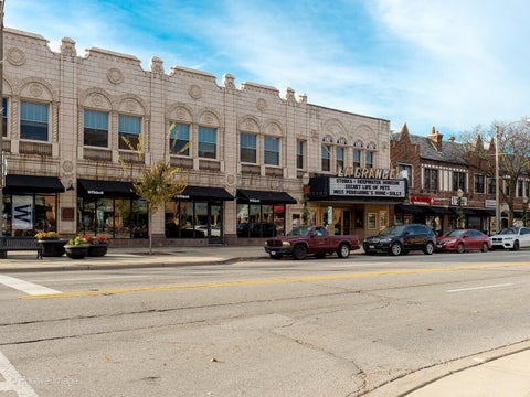 Tiny photo for 1 N Beacon Place #404, La Grange, IL 60525 (MLS # 12781101)