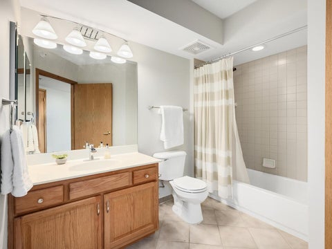 Tiny photo for 1 N Beacon Place #404, La Grange, IL 60525 (MLS # 12781101)