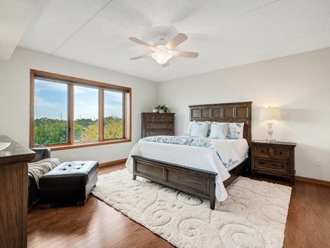 Tiny photo for 1 N Beacon Place #404, La Grange, IL 60525 (MLS # 12781101)