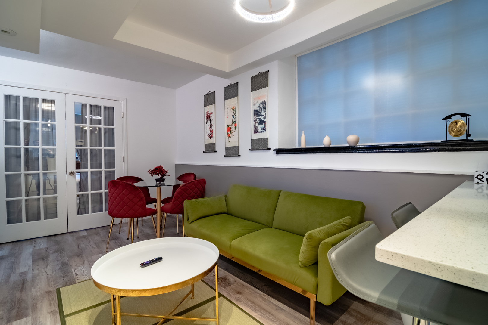 117 E Bellevue Place 1