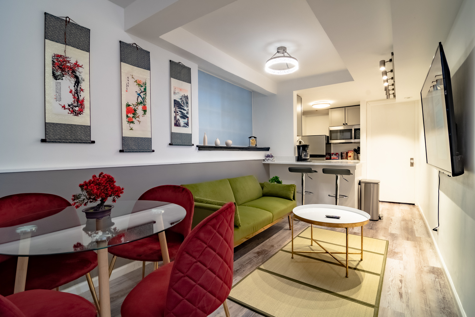 117 E Bellevue Place 1