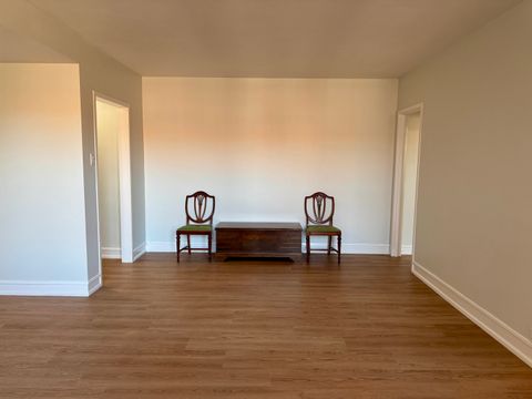 Tiny photo for 1585 Ridge Avenue #301, Evanston, IL 60201 (MLS # 12518882)