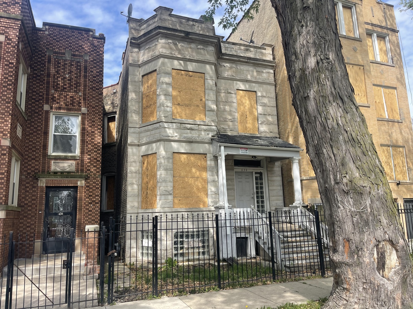 636 N ST LOUIS Avenue