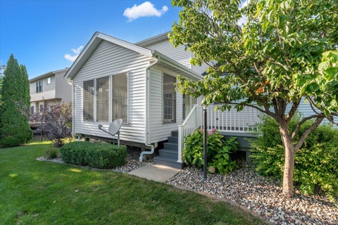 Tiny photo for 4637 E 49th Court, Davenport, IA 52807 (MLS # 12745185)