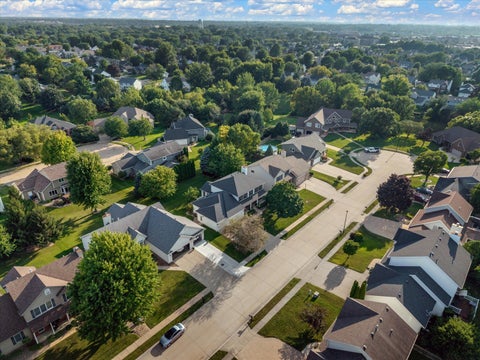 Tiny photo for 4637 E 49th Court, Davenport, IA 52807 (MLS # 12745185)