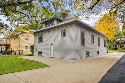 Tiny photo for 215 N Oak Avenue, Bartlett, IL 60103 (MLS # 12528062)