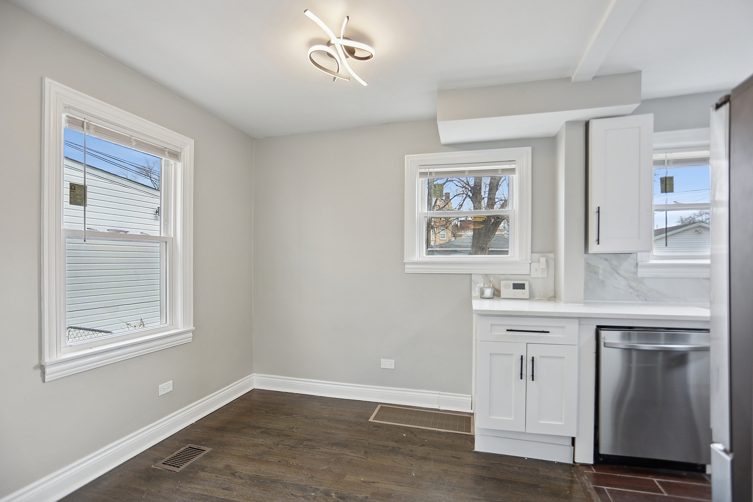 10413 S Forest Avenue