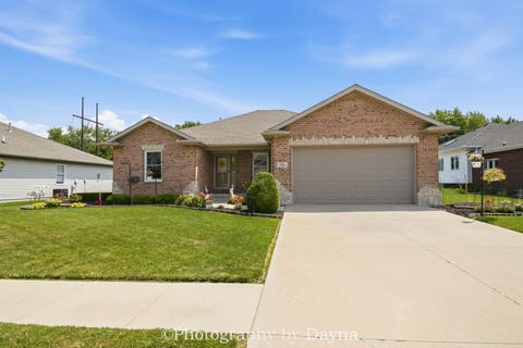 Photo of 1324 Eagle Bluff Drive, Bourbonnais, IL 60914 (MLS # 12709634)