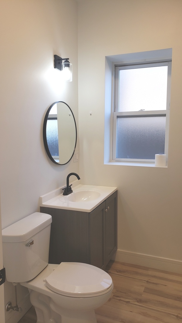 1123 N Mozart Street 2