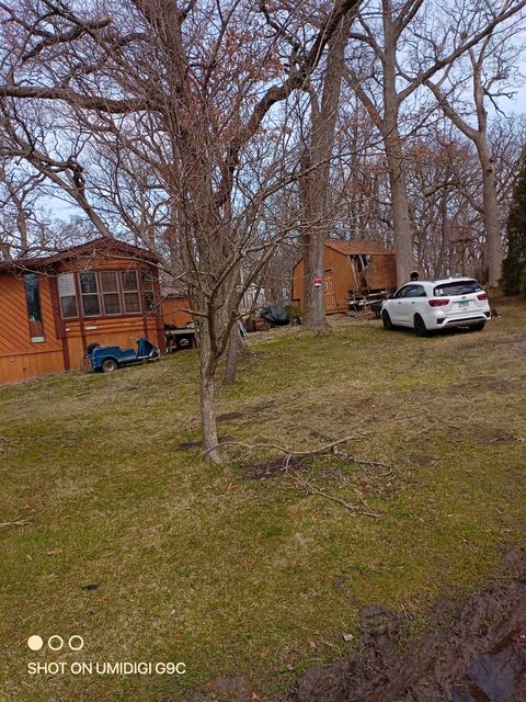 27 Oyster Bay Lakemoor IL 60051