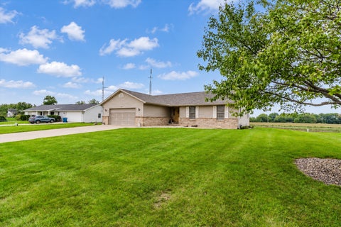 Tiny photo for 427 sunset Drive, Colfax, IL 61728 (MLS # 12772817)