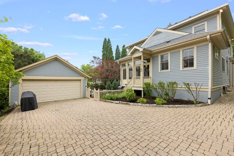 A home in Glen Ellyn