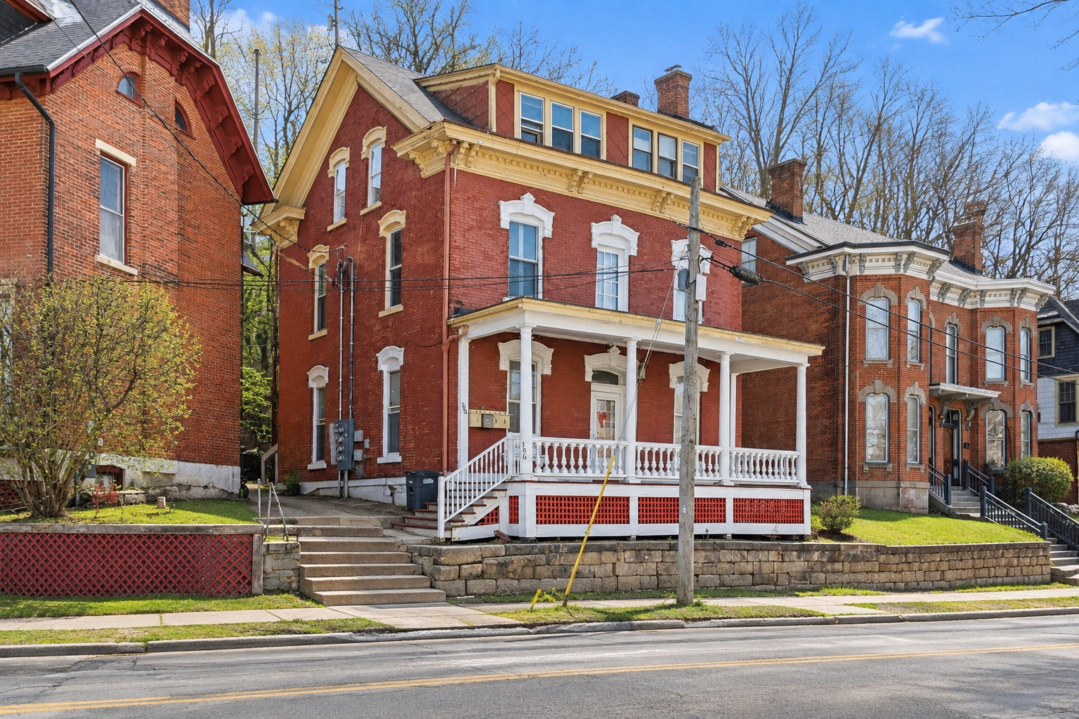 306 W Locust Street