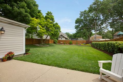 Tiny photo for 1005 N Race Avenue, Arlington Heights, IL 60004 (MLS # 12679840)
