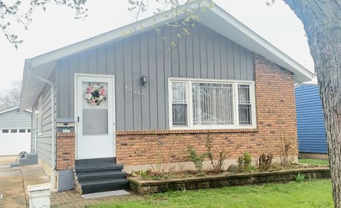 Tiny photo for 1105 Assell Avenue, Aurora, IL 60505 (MLS # 12617950)