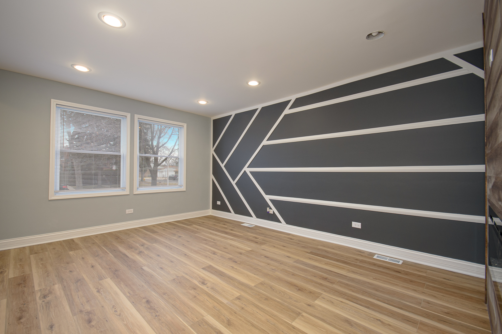 9605 S Greenwood Avenue