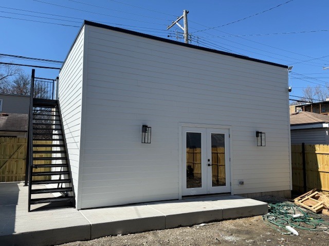 4242 N Sacramento Avenue